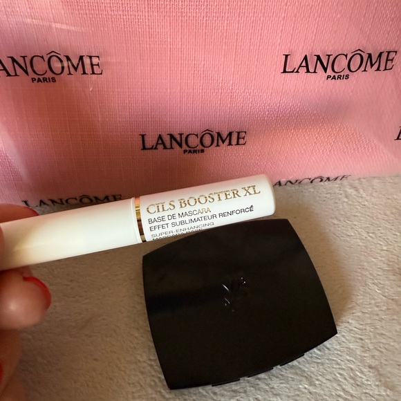 New Lancome Cosmetic Make Up Set & Pink
Cosmetic Bag - Picture 12 of 14